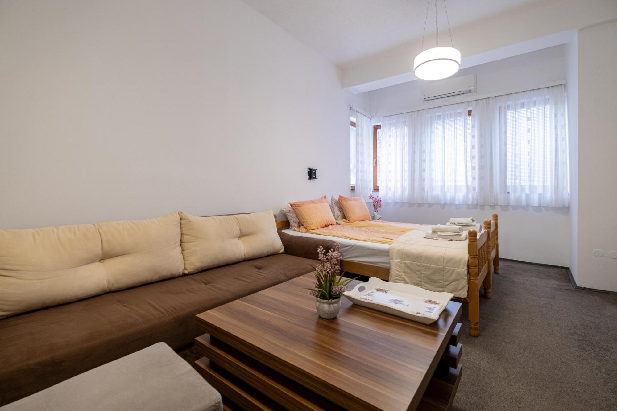 Guesthouse Rose Сараево Экстерьер фото