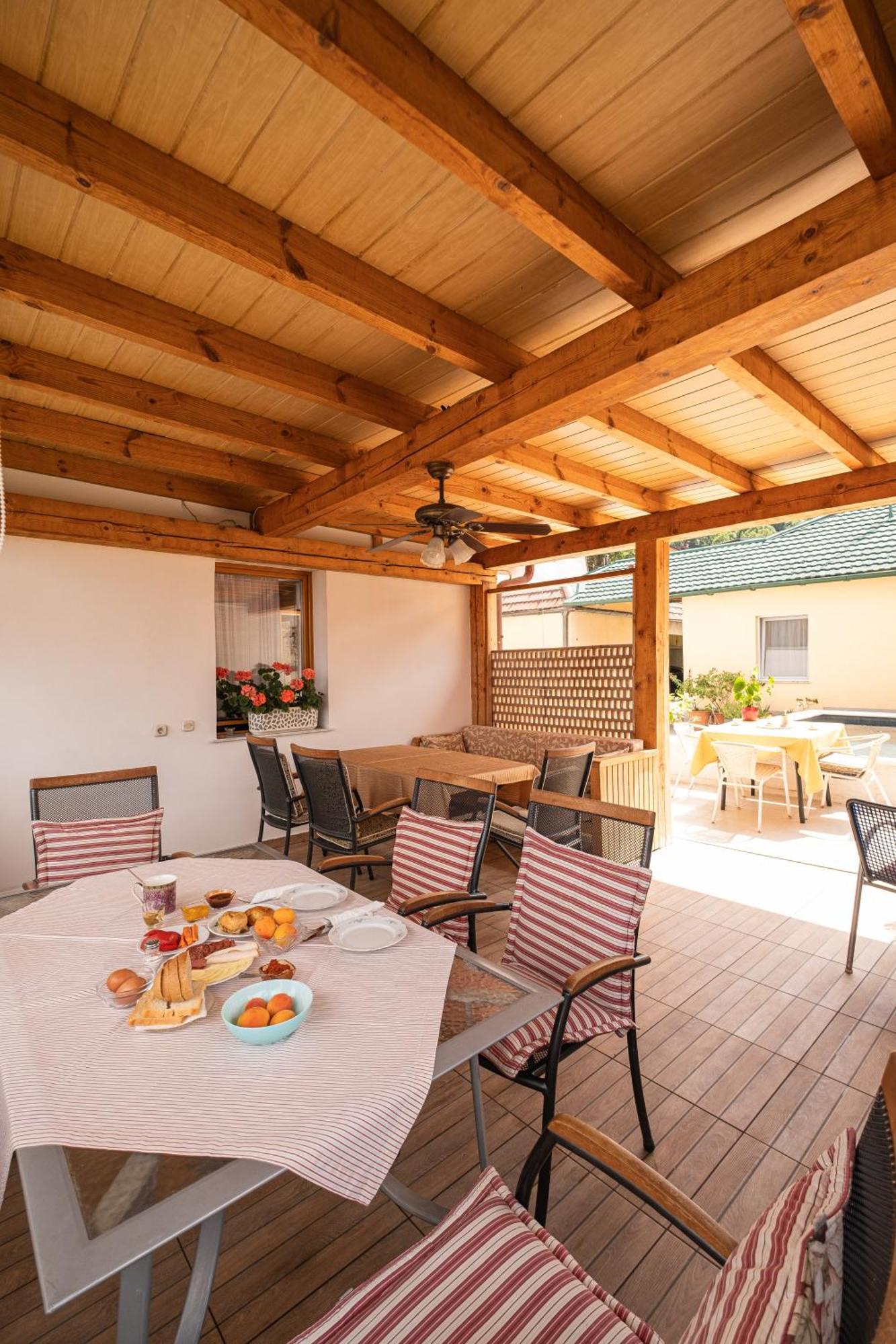 Guesthouse Rose Сараево Экстерьер фото
