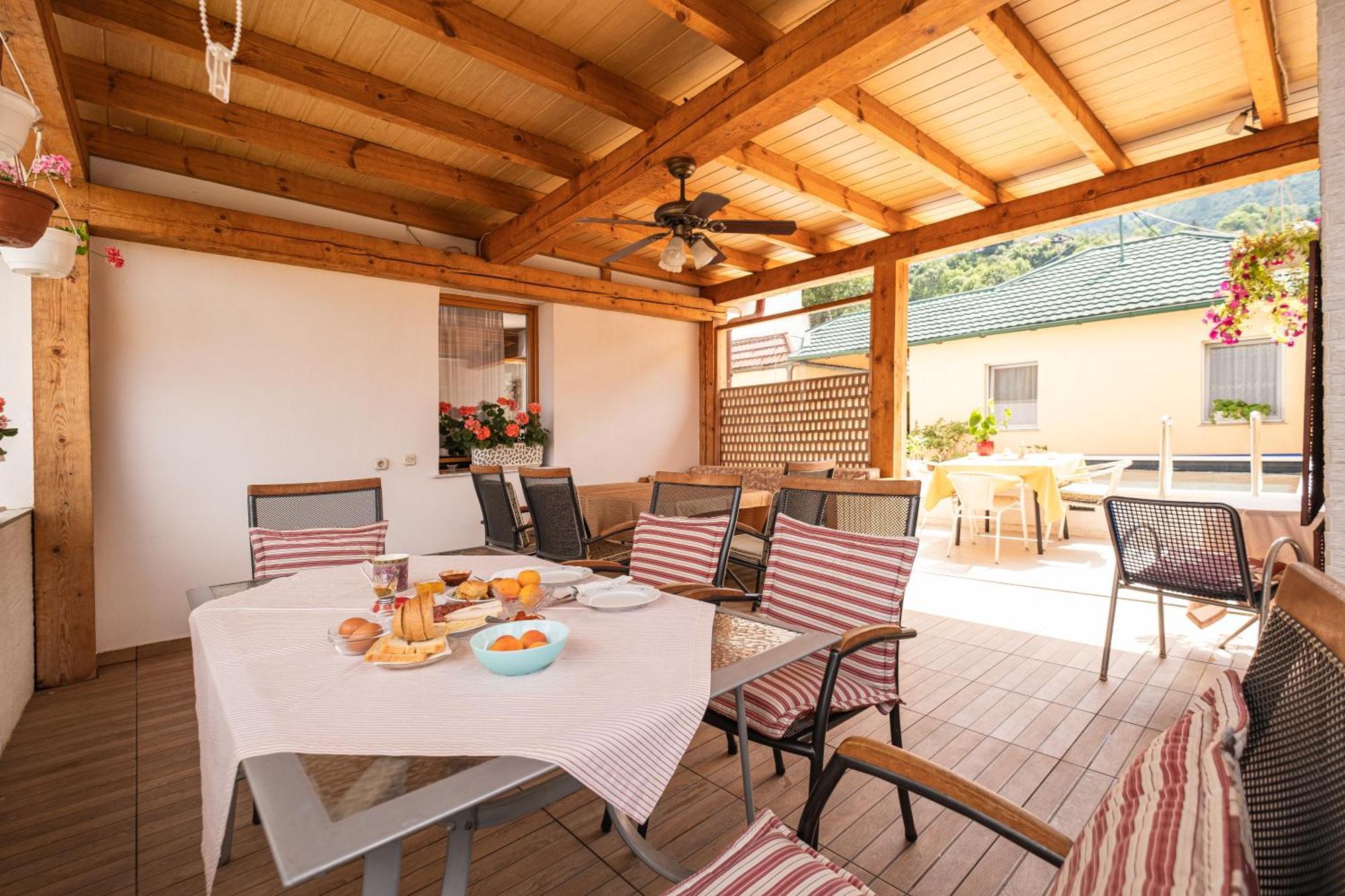 Guesthouse Rose Сараево Экстерьер фото