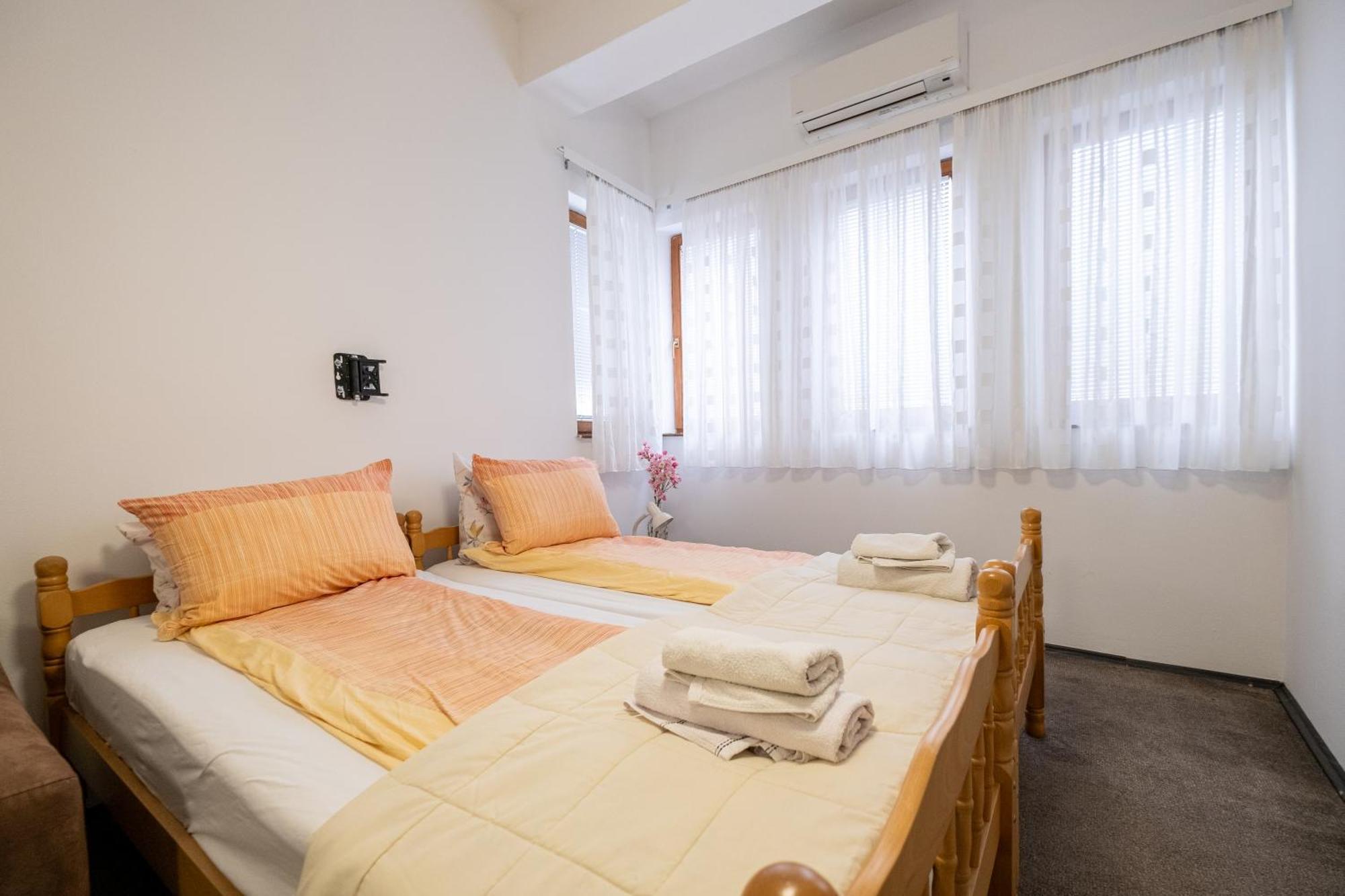 Guesthouse Rose Сараево Экстерьер фото