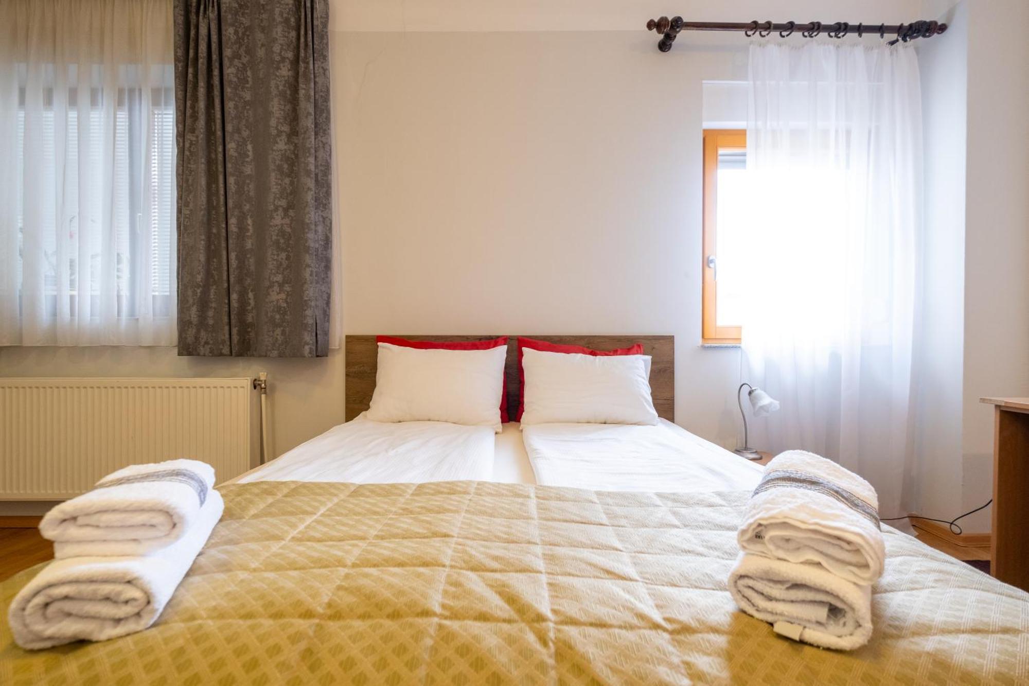 Guesthouse Rose Сараево Экстерьер фото