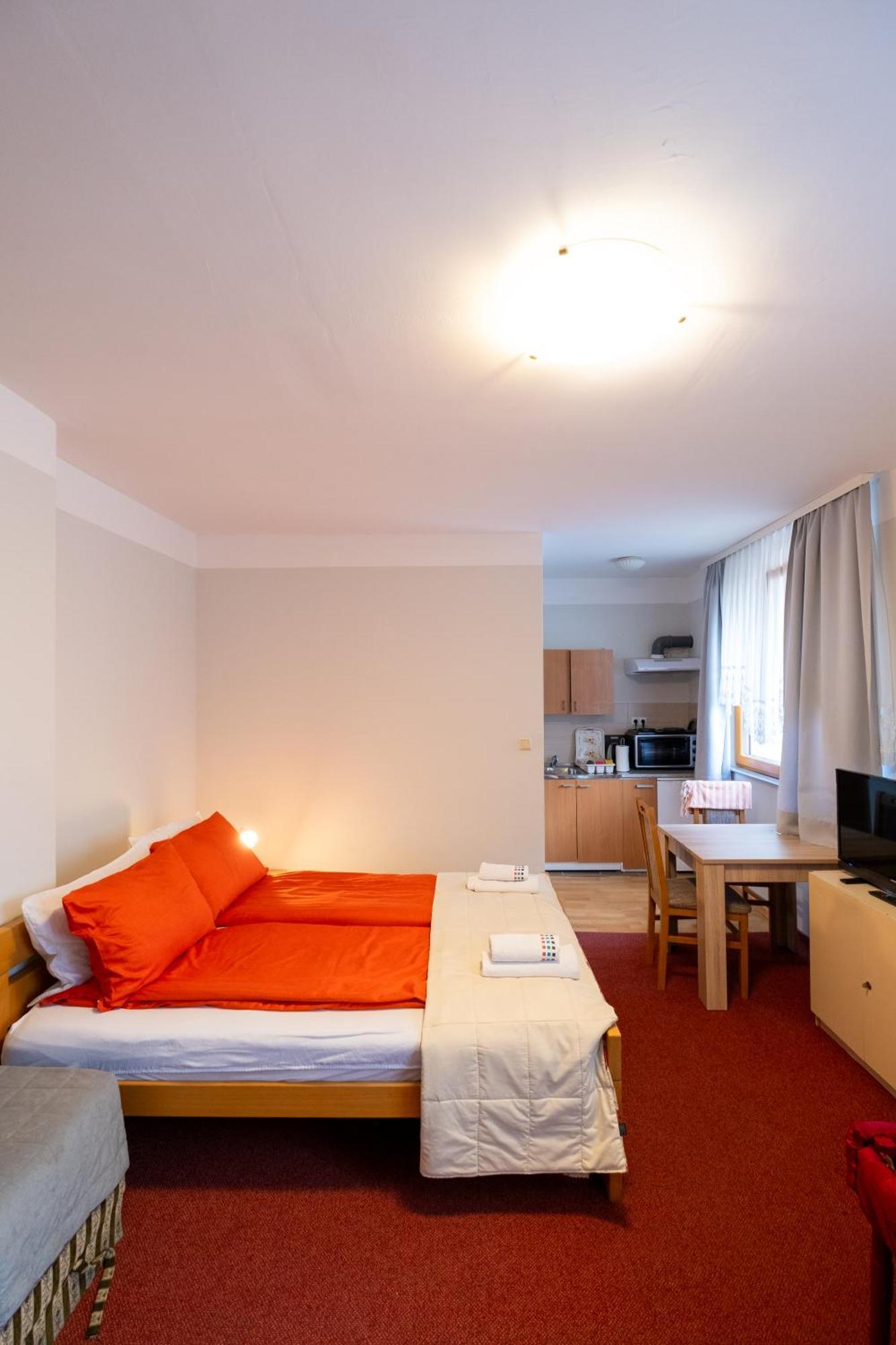 Guesthouse Rose Сараево Экстерьер фото