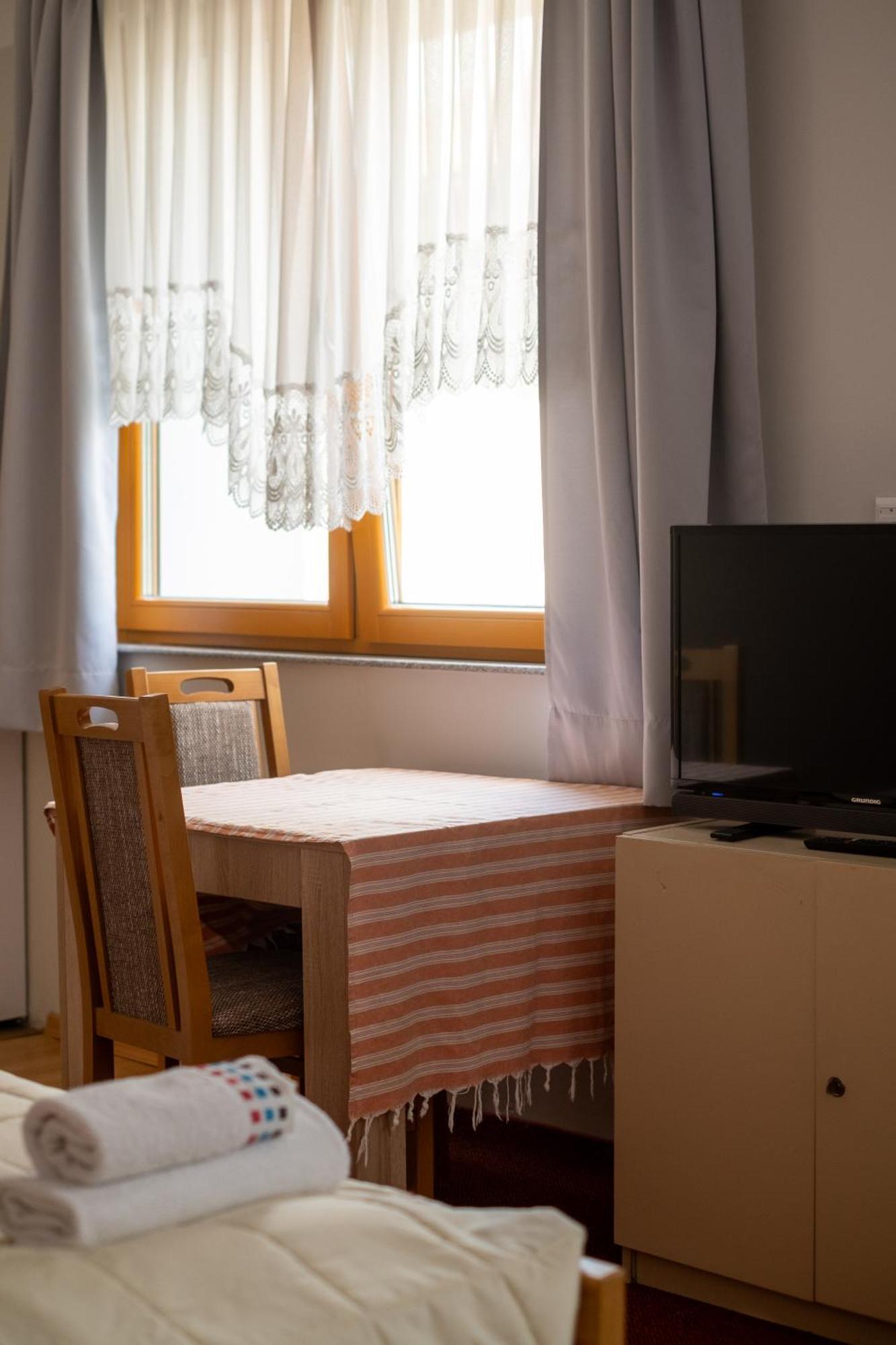 Guesthouse Rose Сараево Экстерьер фото
